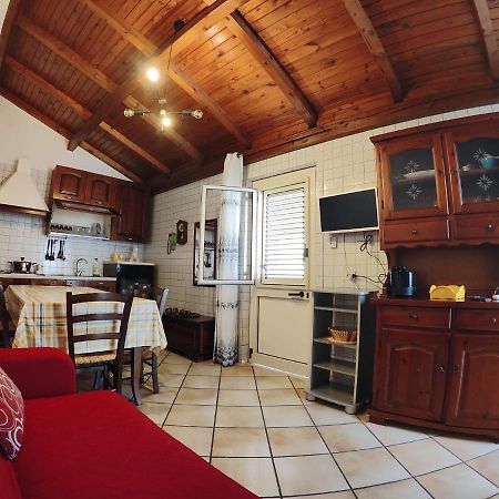 Casa Vacanza Isola Sul Mare カステッランマーレ・デル・ゴルフォ エクステリア 写真