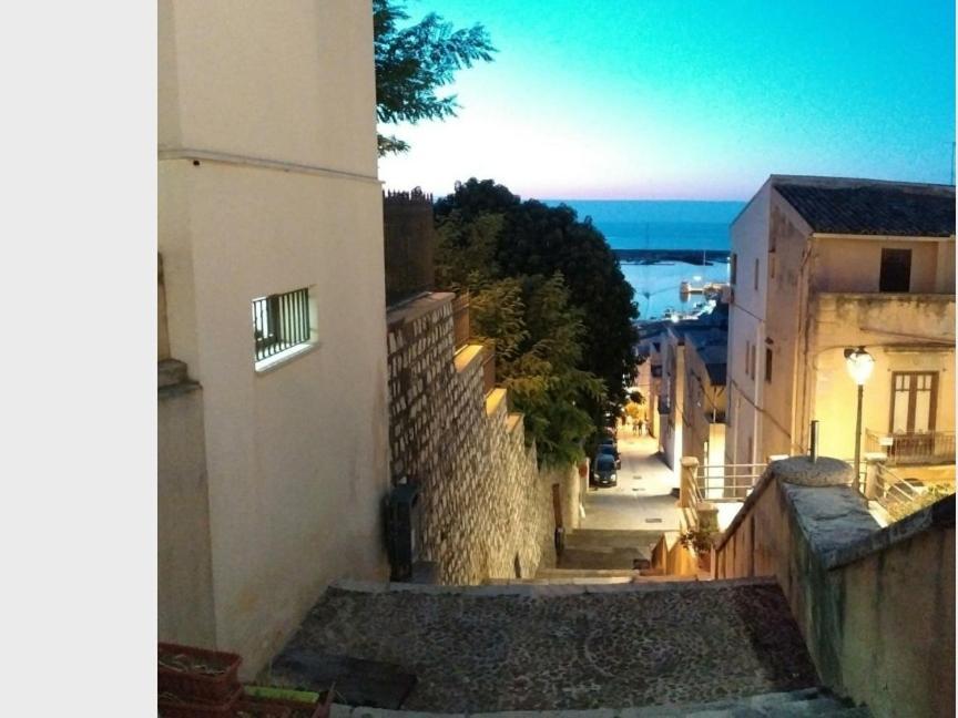 Casa Vacanza Isola Sul Mare カステッランマーレ・デル・ゴルフォ エクステリア 写真