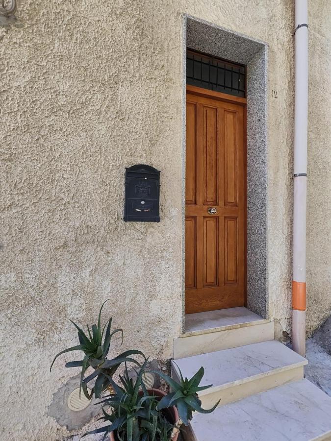 Casa Vacanza Isola Sul Mare カステッランマーレ・デル・ゴルフォ エクステリア 写真