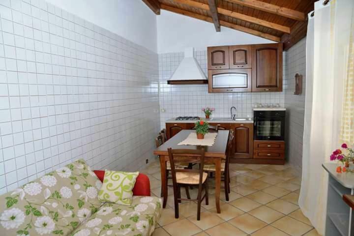 Casa Vacanza Isola Sul Mare カステッランマーレ・デル・ゴルフォ エクステリア 写真